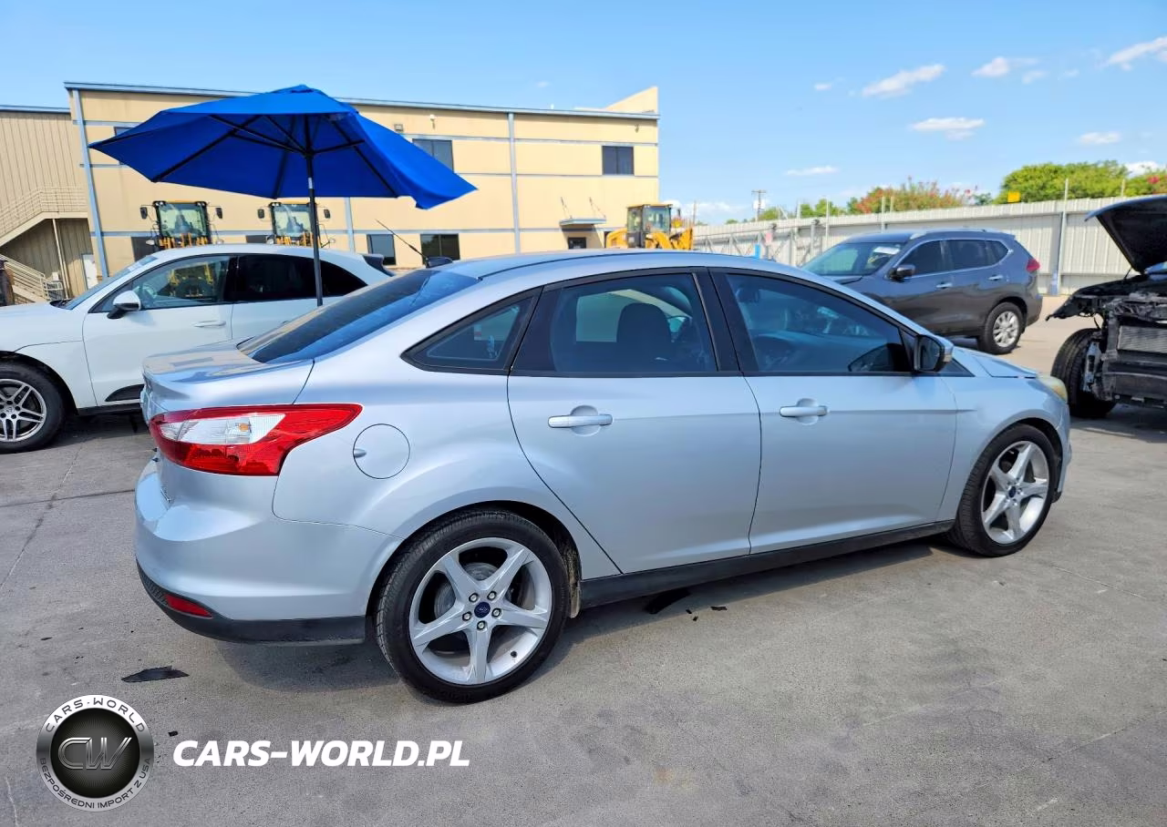 2013 Ford Focus Se VIN:1FADP3F27DL115616 - 3