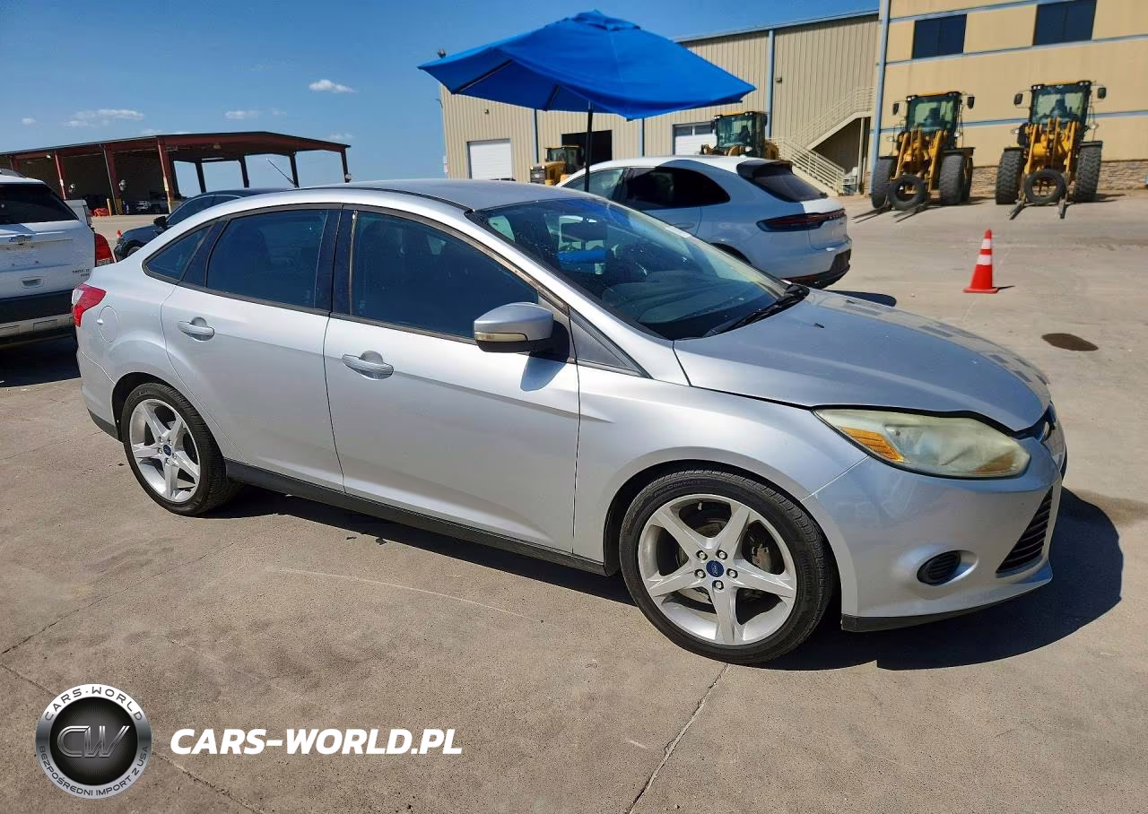 2013 Ford Focus Se VIN:1FADP3F27DL115616 - 4