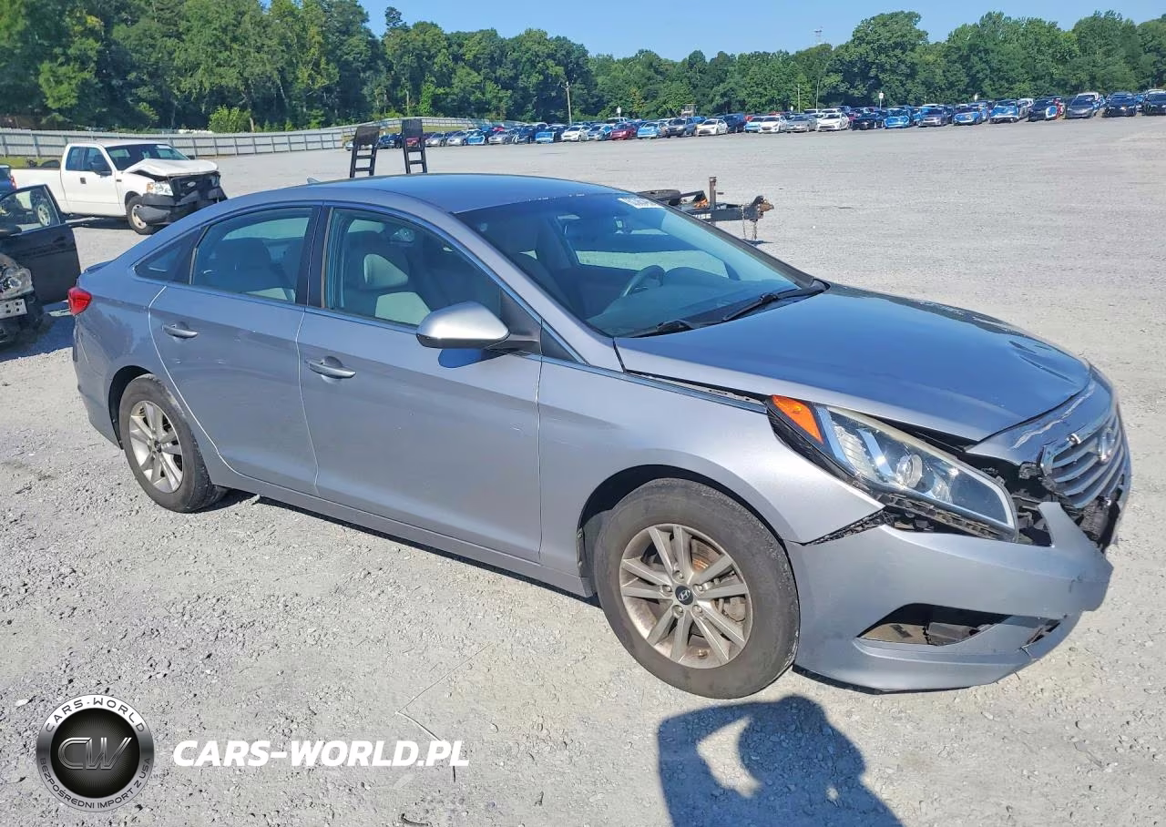 2016 Hyundai Sonata Se VIN:5NPE24AF2GH333100 - 4