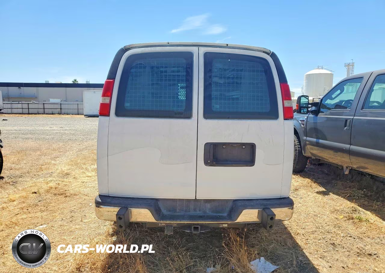 2018 Chevrolet Express G2500 VIN:1GCWGAFG6J1903961 - 6