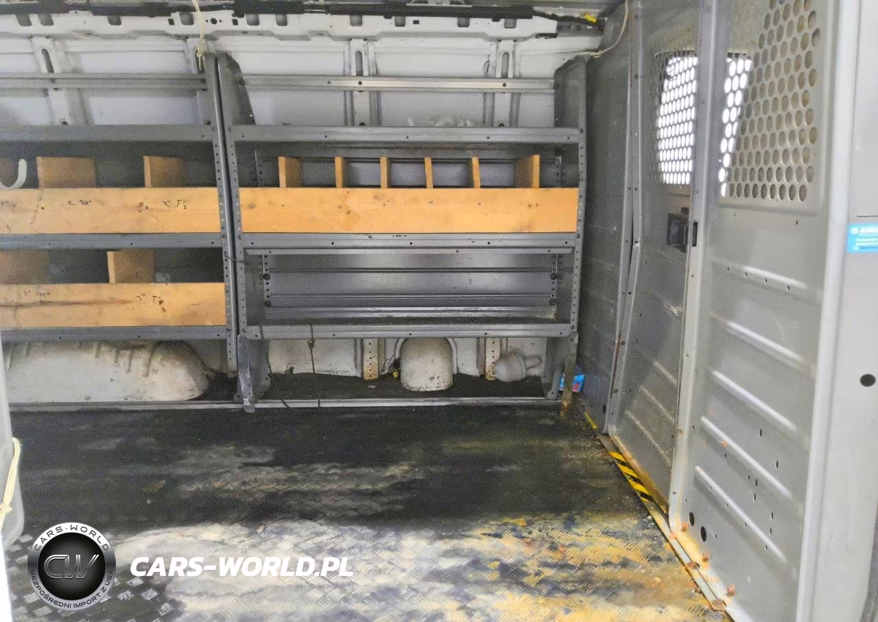 2019 Chevrolet Express G2500 VIN:1GCWGAFG0K1346143 - 11