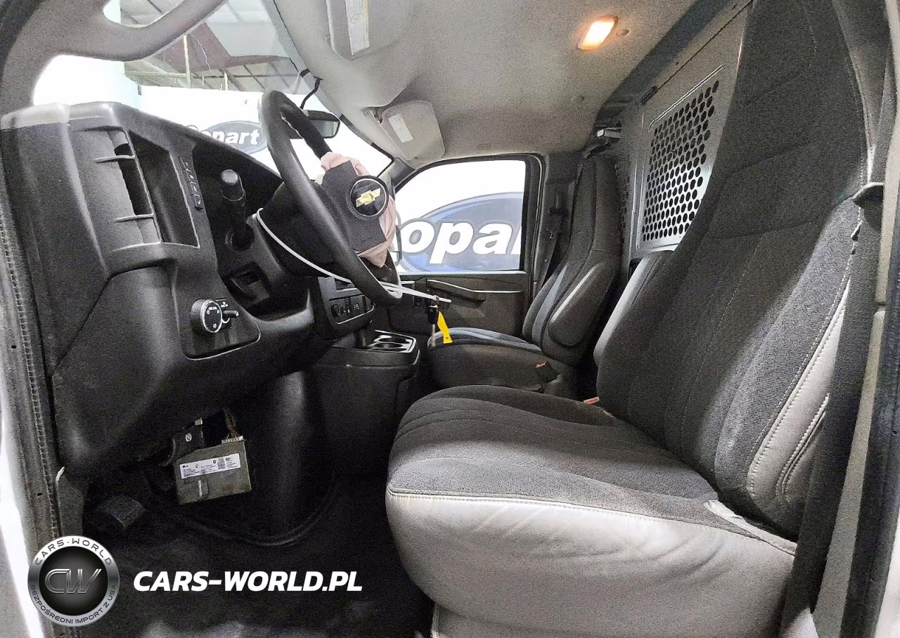 2019 Chevrolet Express G2500 VIN:1GCWGAFG0K1346143 - 7