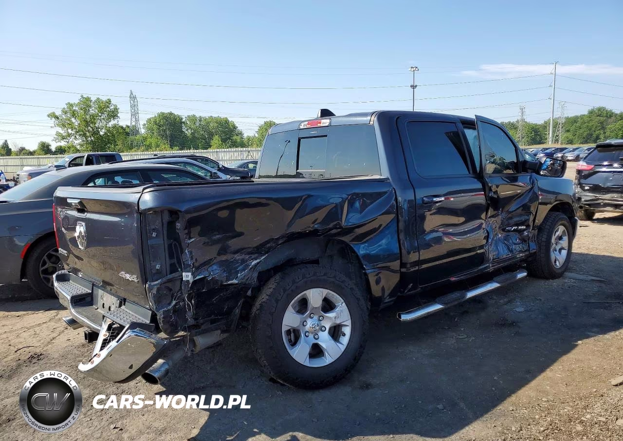2020 Ram 1500 Big Horn-Lone Star VIN:1C6SRFFTXLN155821 - 3