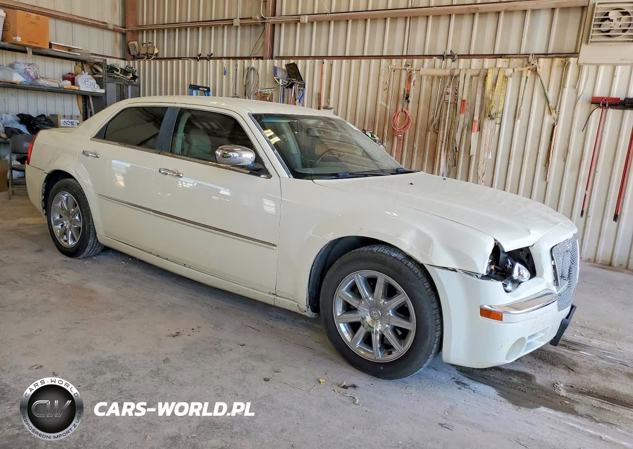 2010 Chrysler 300 Limited VIN:2C3CA3CV8AH137515 - 4