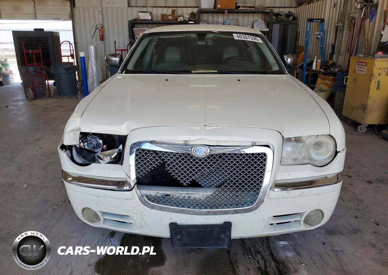 2010 Chrysler 300 Limited VIN:2C3CA3CV8AH137515 - 5