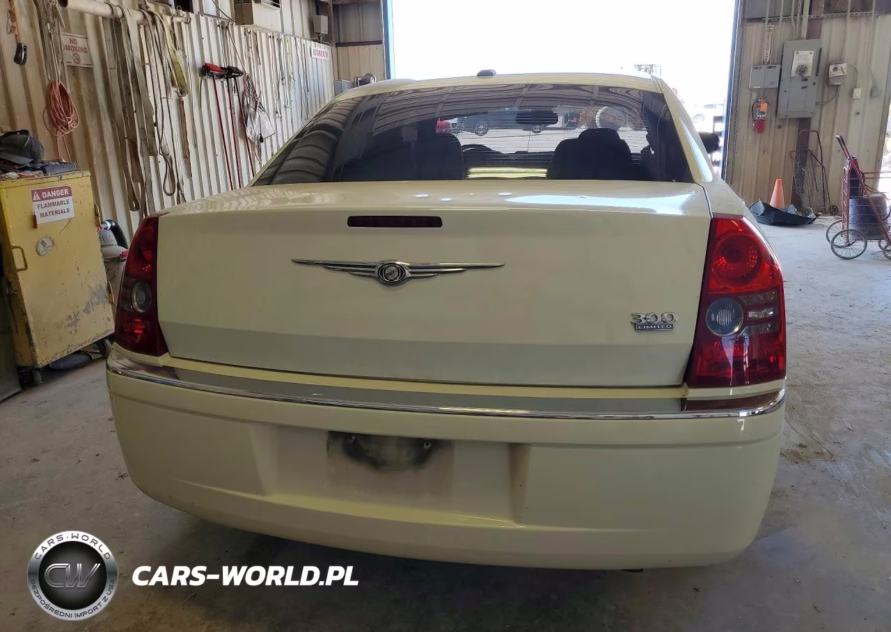 2010 Chrysler 300 Limited VIN:2C3CA3CV8AH137515 - 6