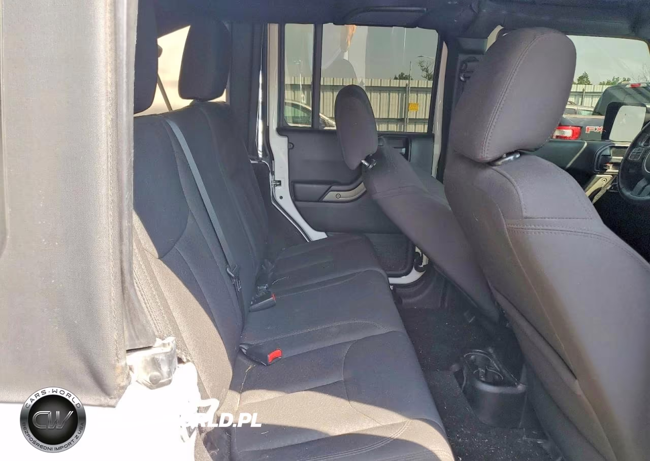 2018 Jeep Wrangler Unlimited Sport VIN:1C4BJWDGXJL835779 - 10
