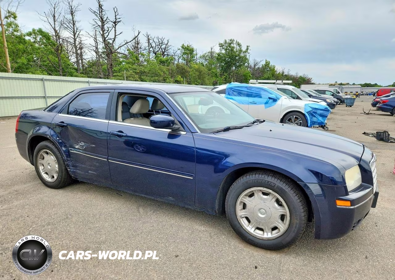 2005 Chrysler 300 Touring VIN:2C3AA53G45H183174 - 4