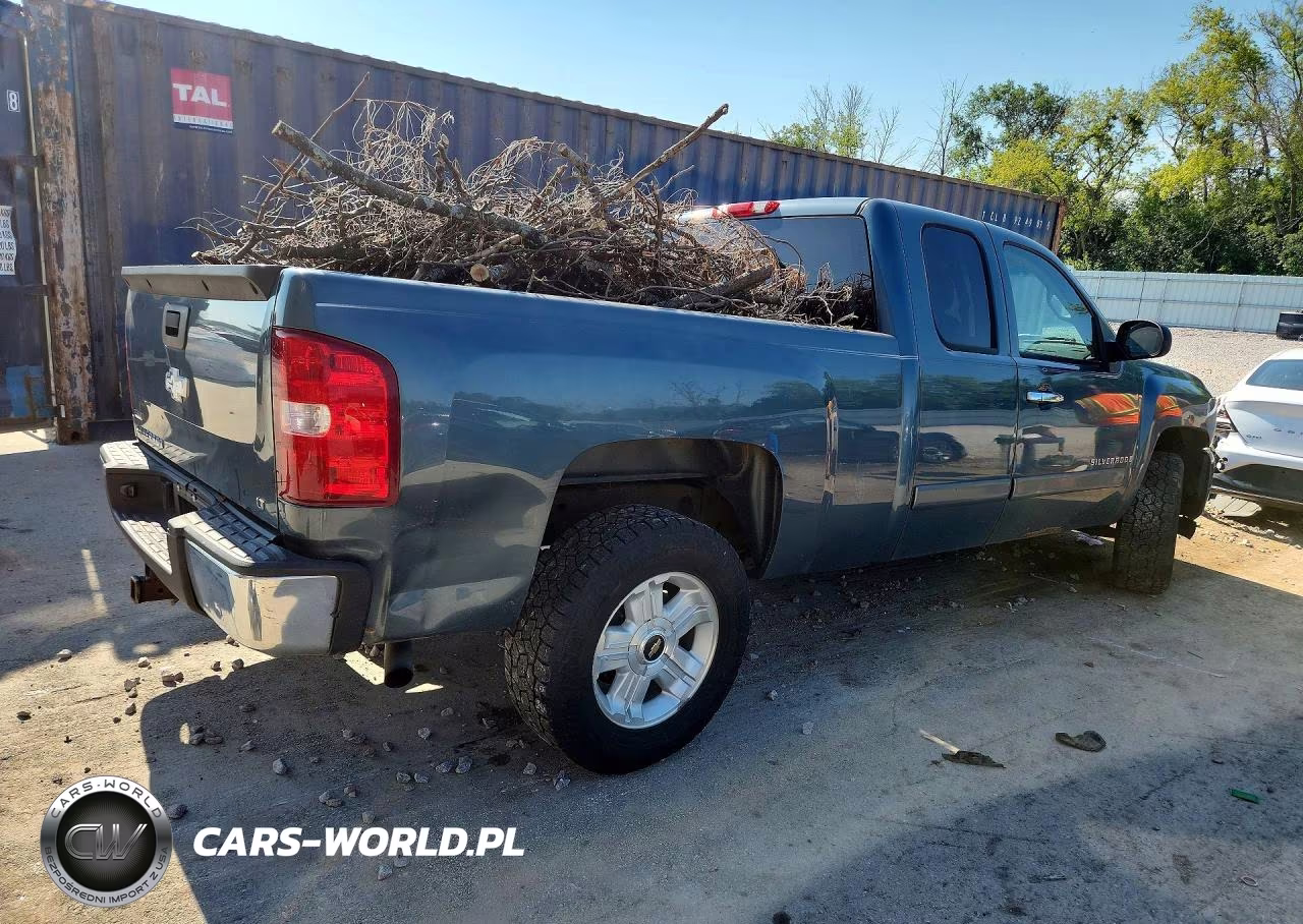2008 Chevrolet Silverado C1500 VIN:1GCEC19008Z249394 - 3