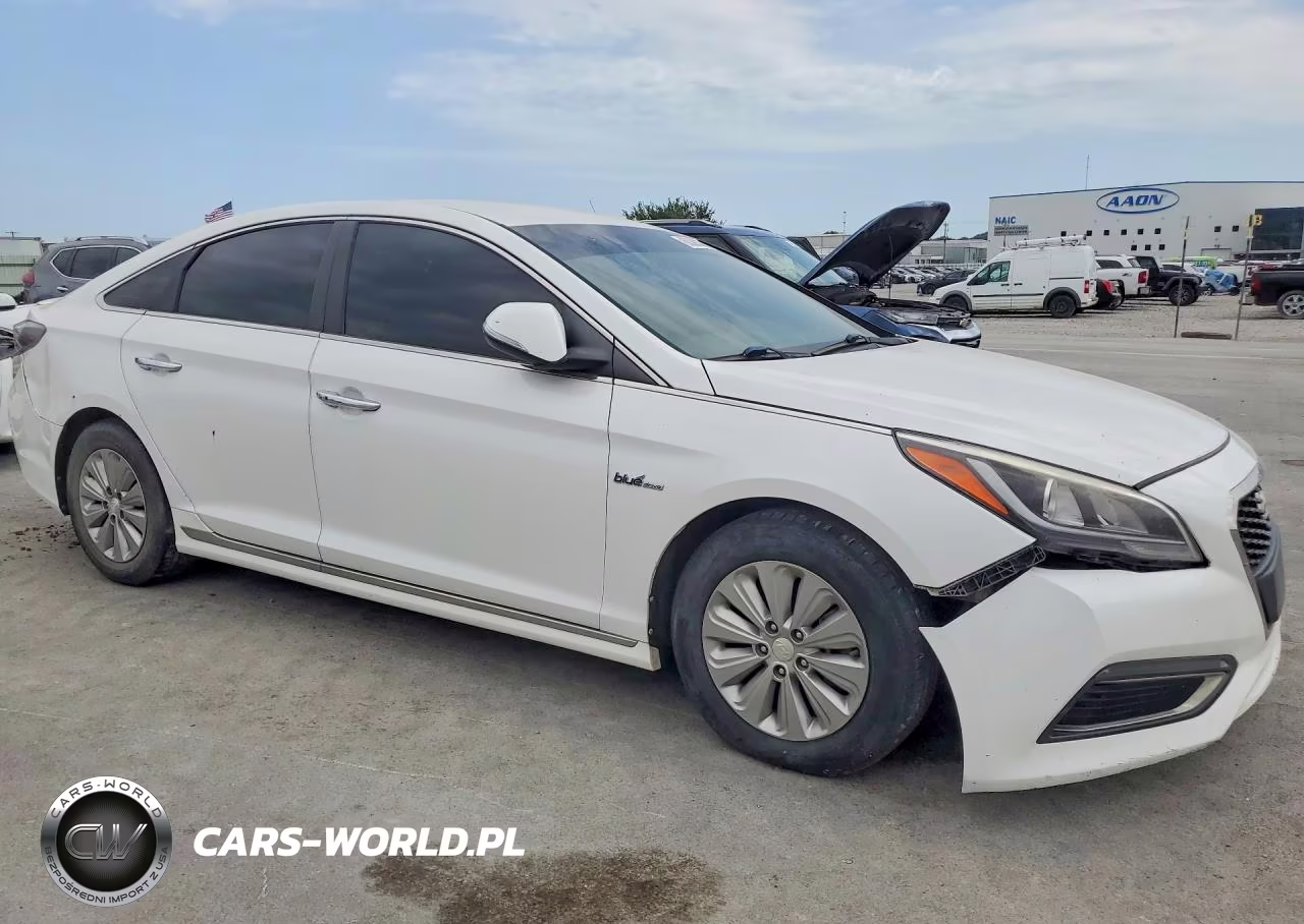 2016 Hyundai Sonata Hybrid Se VIN:KMHE24L18GA021710 - 4