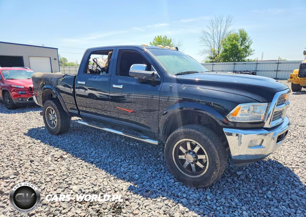 2014 Ram 2500 Laramie VIN:3C6UR5FL6EG207962 - 4
