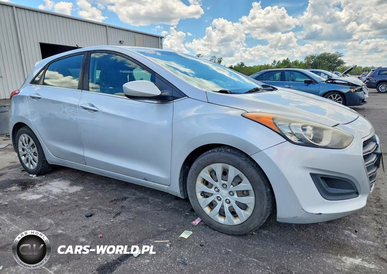 2017 Hyundai Elantra Gt Base VIN:KMHD35LH9HU376459 - 4