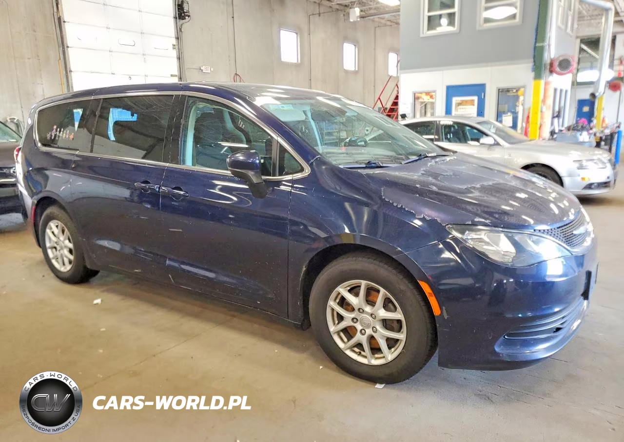 2017 Chrysler Pacifica Touring VIN:2C4RC1DG8HR522212 - 4