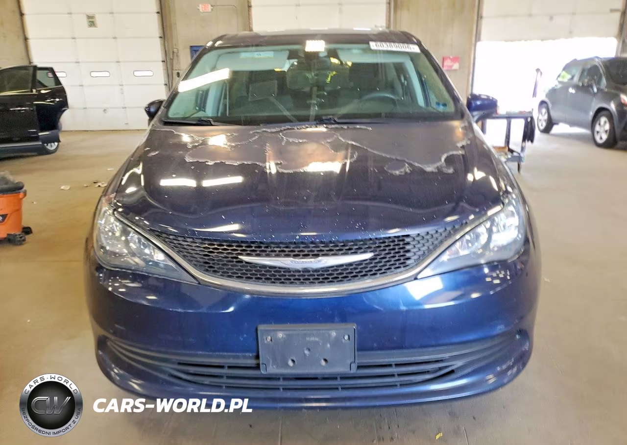 2017 Chrysler Pacifica Touring VIN:2C4RC1DG8HR522212 - 5
