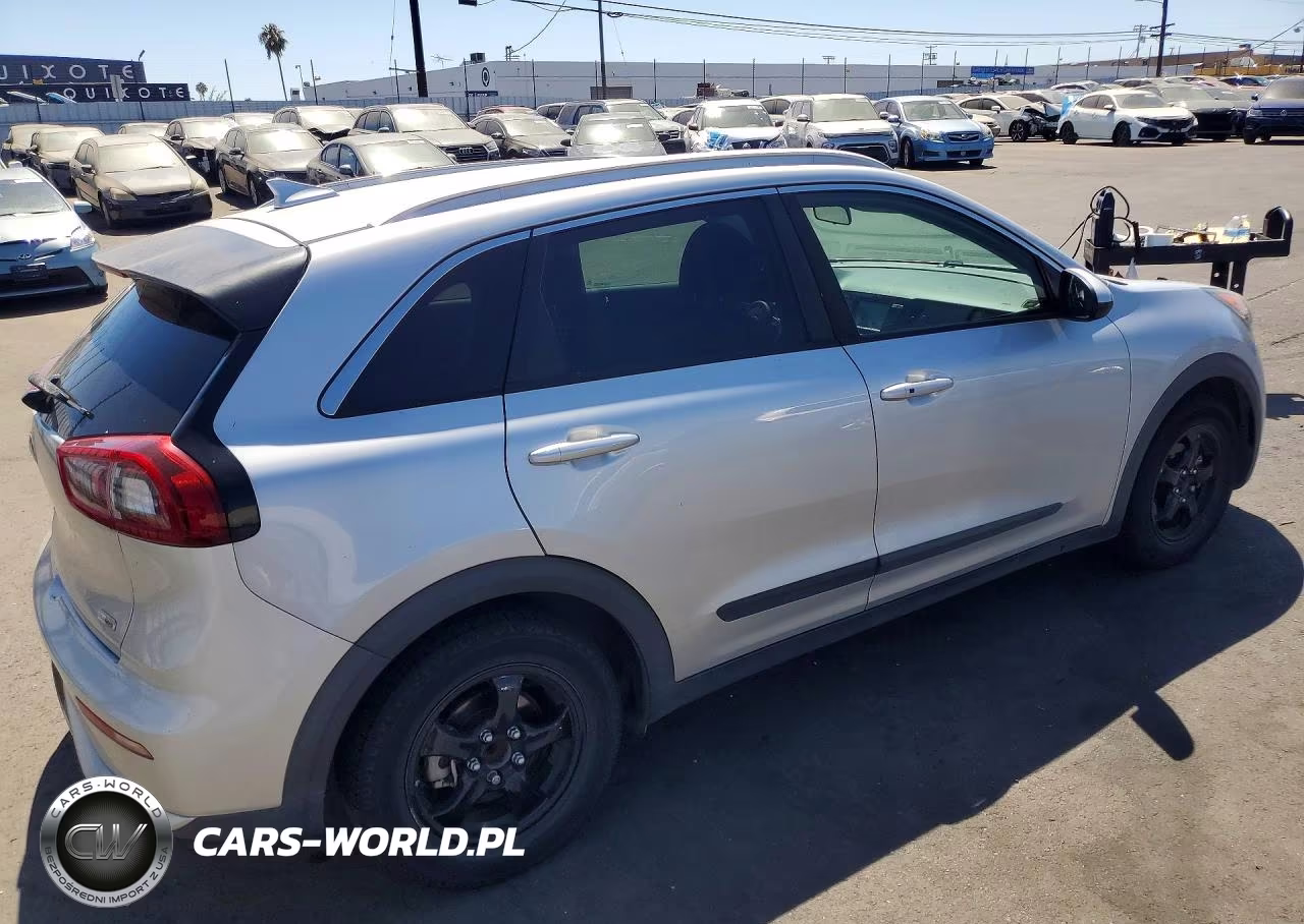 2018 Kia Niro Lx VIN:KNDCB3LC2J5212014 - 3