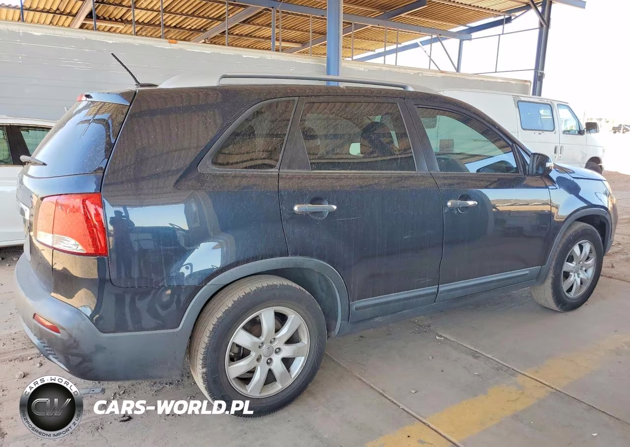 2013 Kia Sorento Lx VIN:5XYKT4A28DG354906 - 3