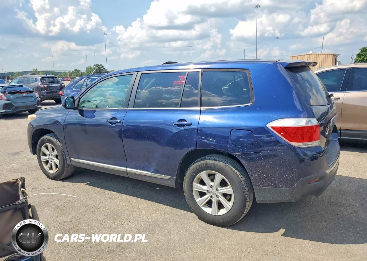 2013 Toyota Highlander Base VIN:5TDBK3EH2DS213232 - 2
