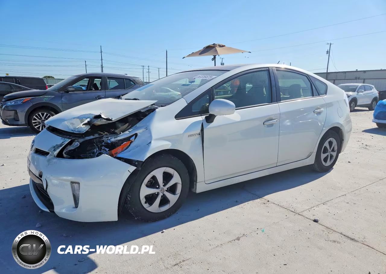 2014 Toyota Prius Three – zdjęcie 1 z 12