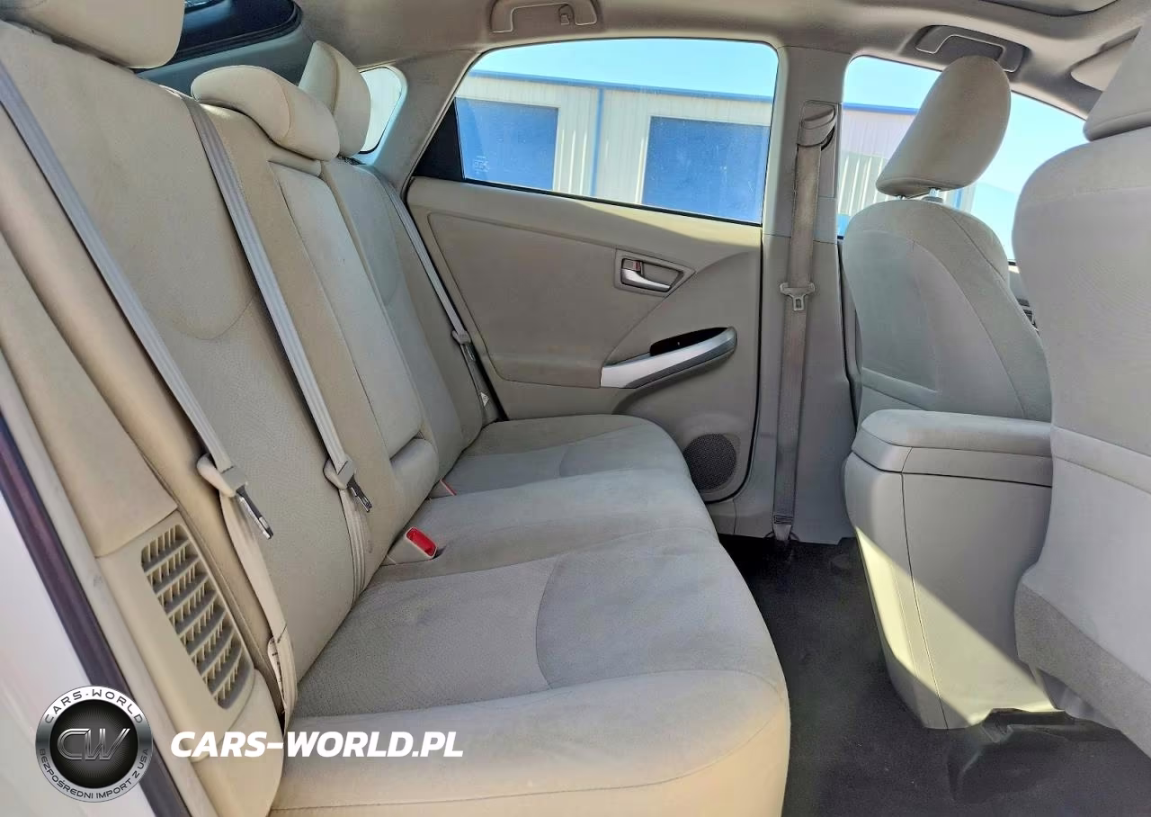 2014 Toyota Prius Three VIN:JTDKN3DU7E1766026 - 10