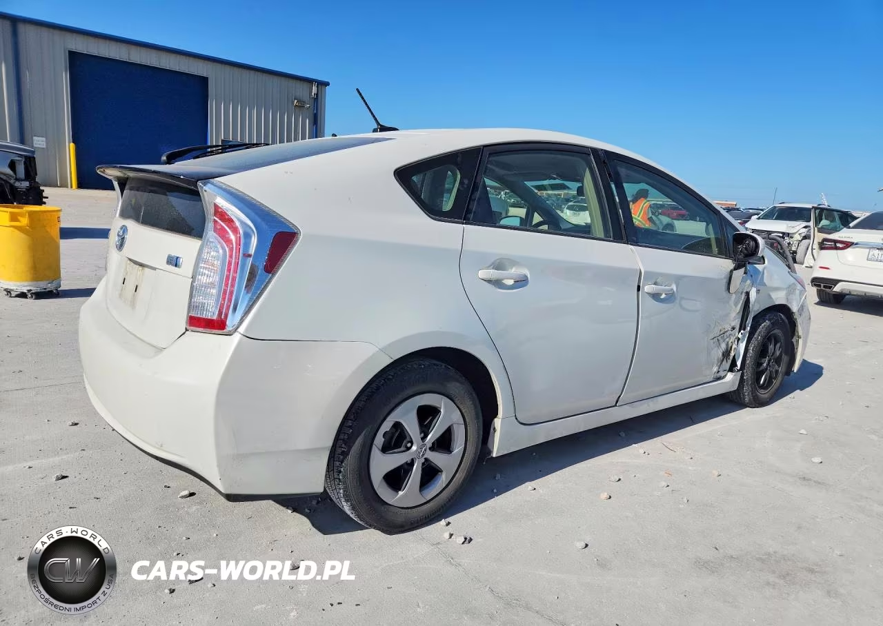 2014 Toyota Prius Three VIN:JTDKN3DU7E1766026 - 3