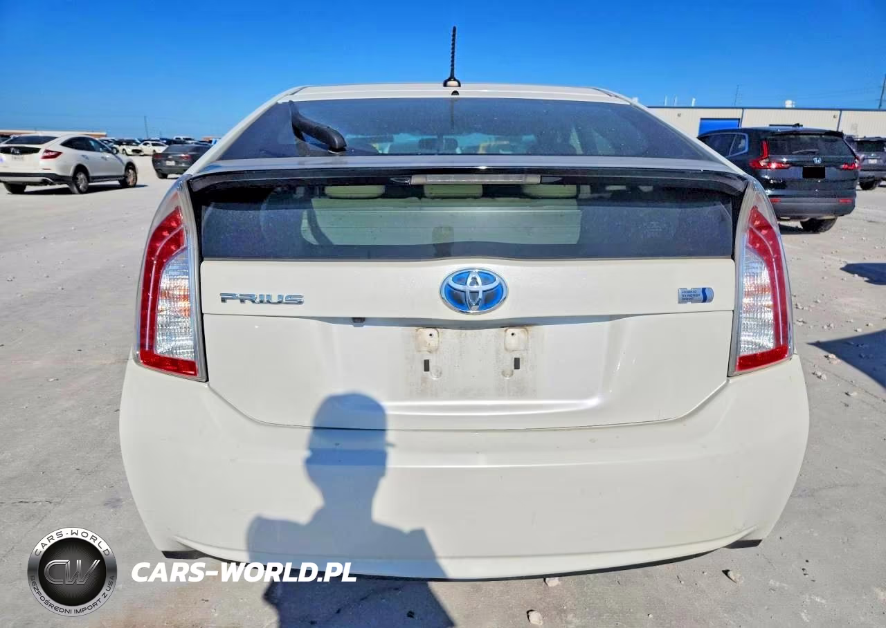 2014 Toyota Prius Three VIN:JTDKN3DU7E1766026 - 6