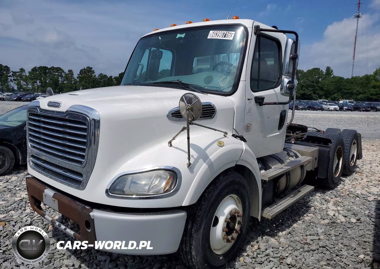 2014 Freightliner Business Class M2 Semi Truck