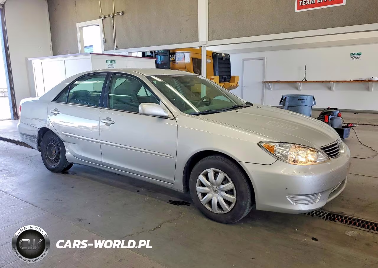 2005 Toyota Camry Le VIN:4T1BE32KX5U630551 - 4