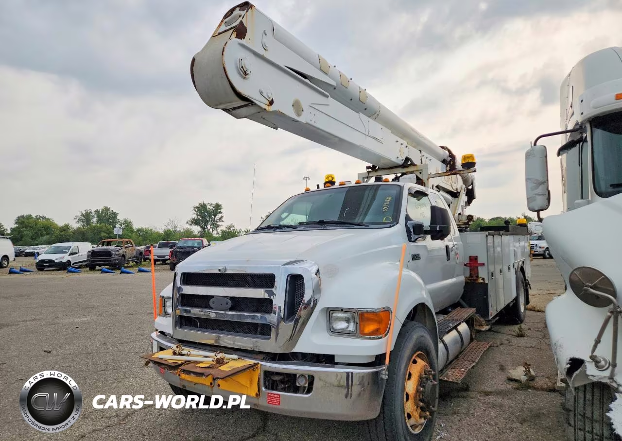 2012 Ford F750 Super Duty Bucket Truck – zdjęcie 1 z 14
