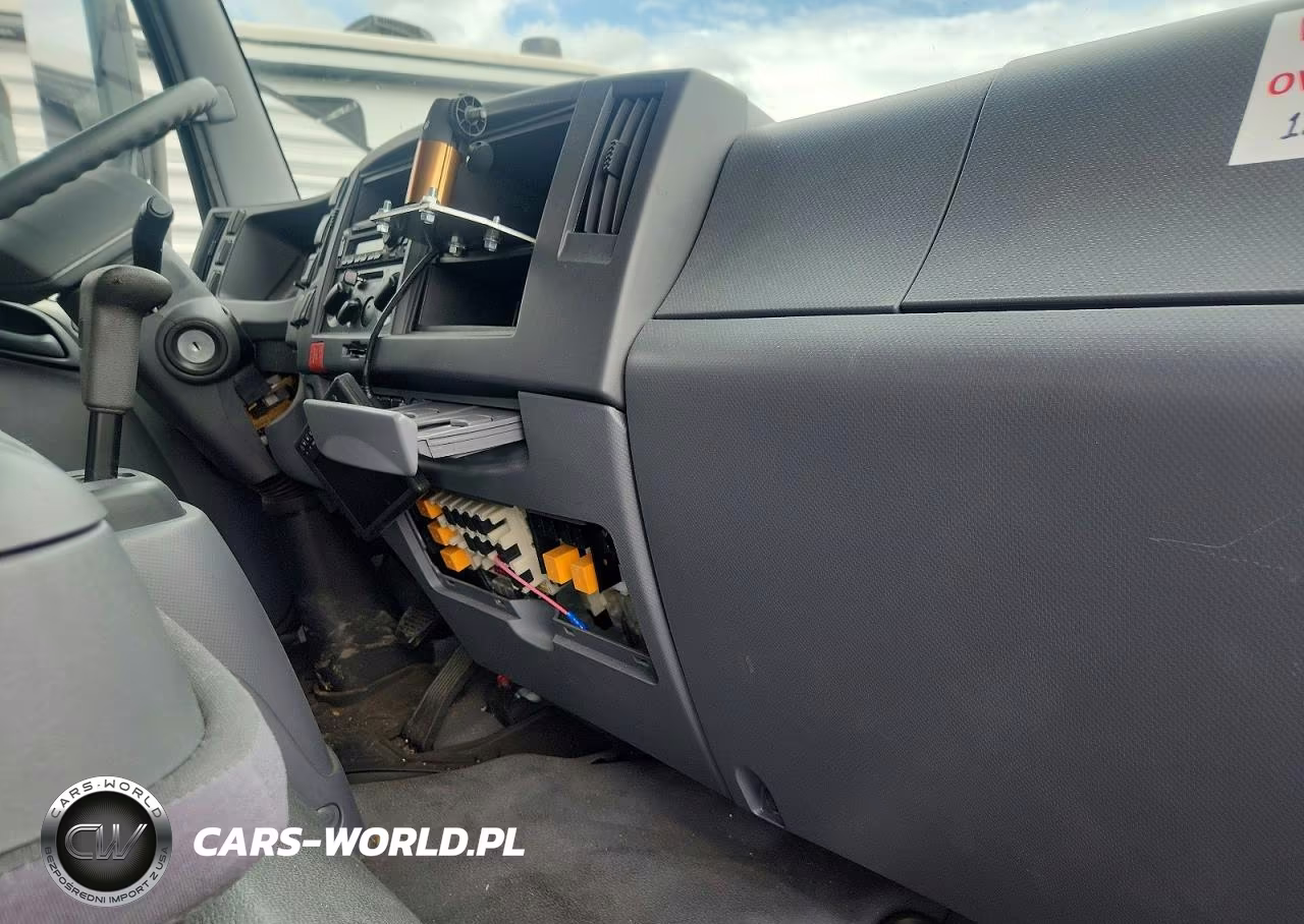 2018 Isuzu Ftr Box Truck VIN:54DK6S16XJSG01698 - 12