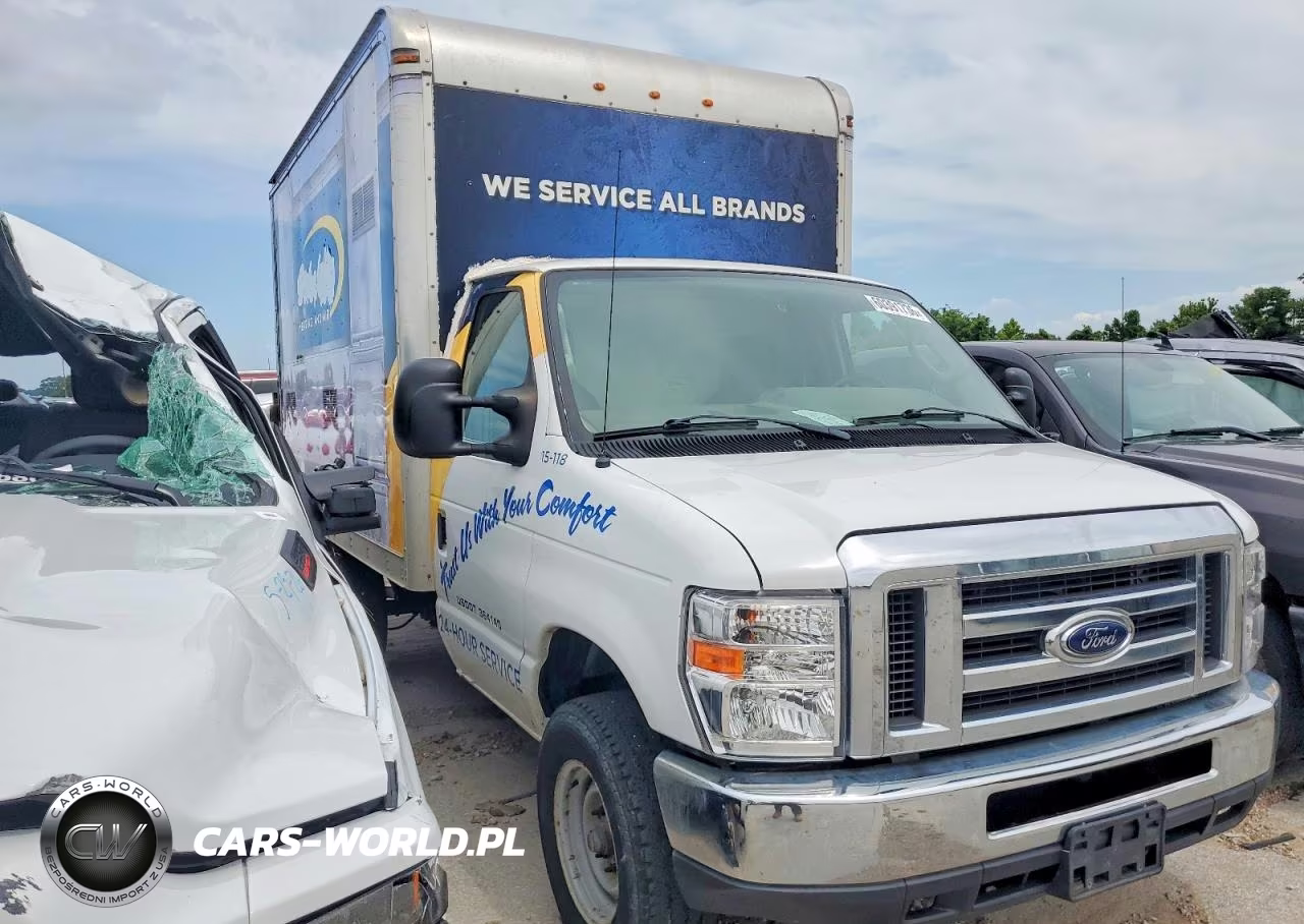 2015 Ford Econoline E350 Super Duty Cutaway Van