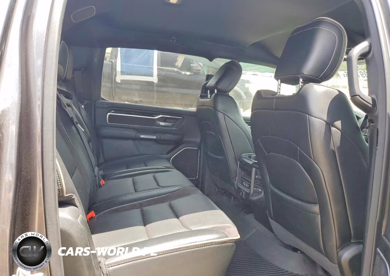 2020 Ram 1500 Laramie VIN:1C6SRFJM7LN206790 - 10