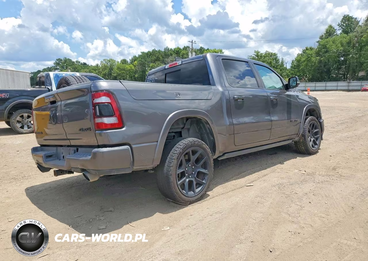 2020 Ram 1500 Laramie VIN:1C6SRFJM7LN206790 - 3