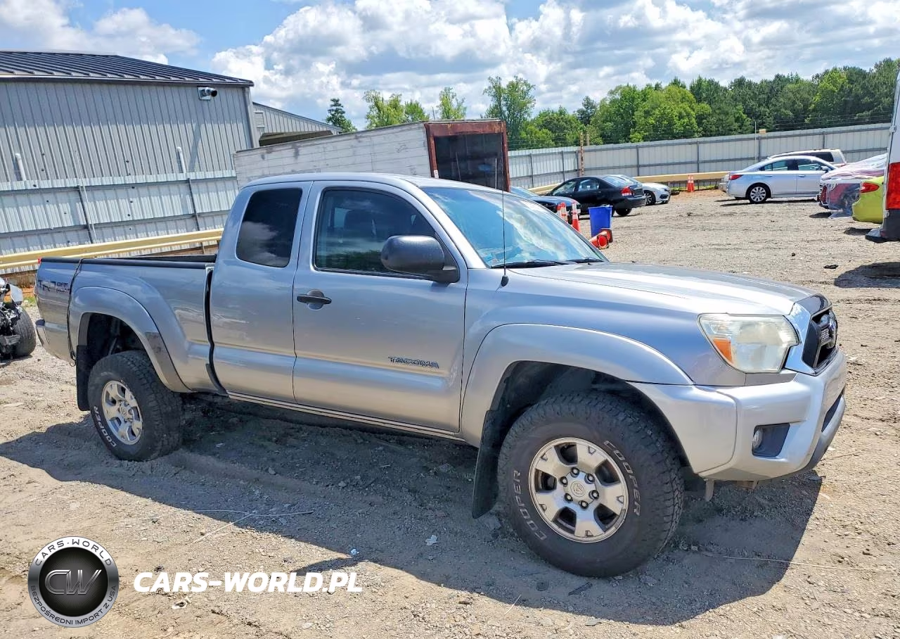 2014 Toyota Tacoma V6 VIN:5TFUU4EN5EX105827 - 4