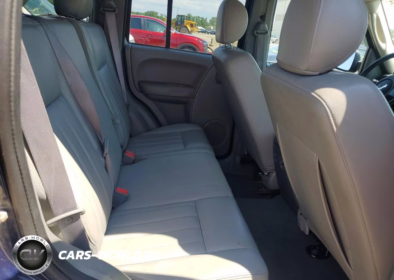 2007 Jeep Liberty Sport VIN:1J4GL48K17W670791 - 11