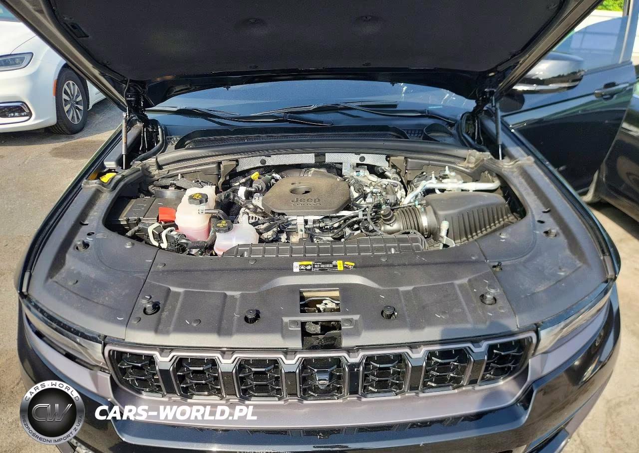 2026 Jeep Grand Cherokee Limited VIN:1C4RJHBR4TC237737 - 12