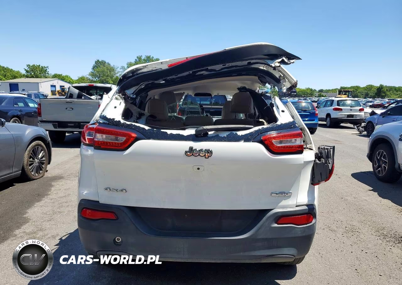 2017 Jeep Cherokee Latitude VIN:1C4PJMCB9HW575741 - 6