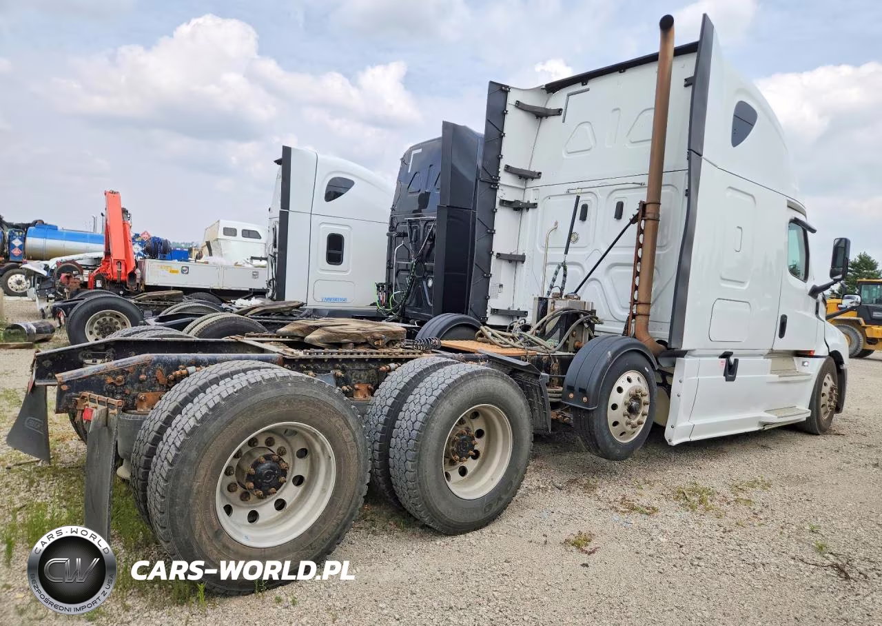 2019 Freightliner Cascadia 126 Semi Truck VIN:3AKNHHDR1KSKJ0210 - 3