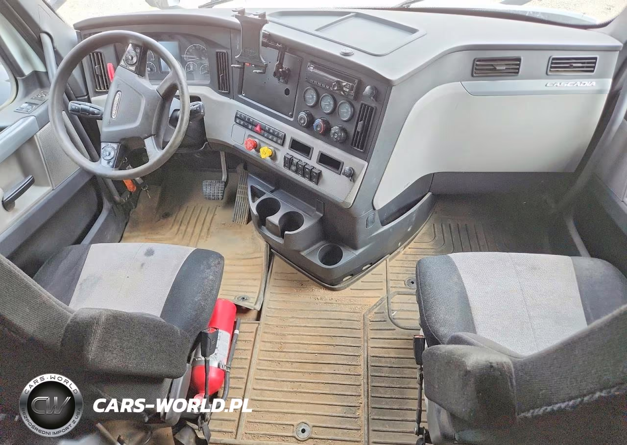 2019 Freightliner Cascadia 126 Semi Truck VIN:3AKNHHDR1KSKJ0210 - 8