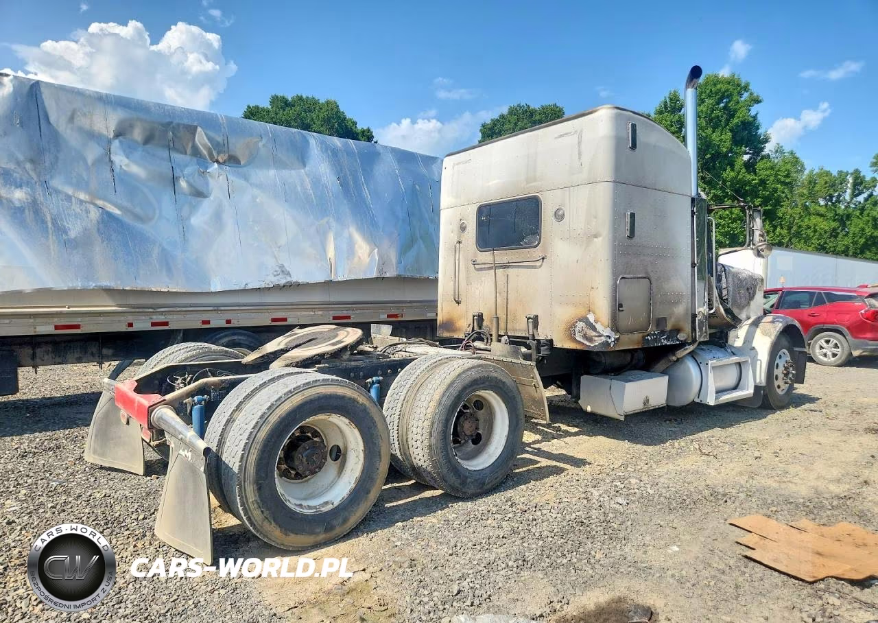 2006 Peterbilt 378 Semi Truck VIN:1XPFDU9X16N892968 - 3