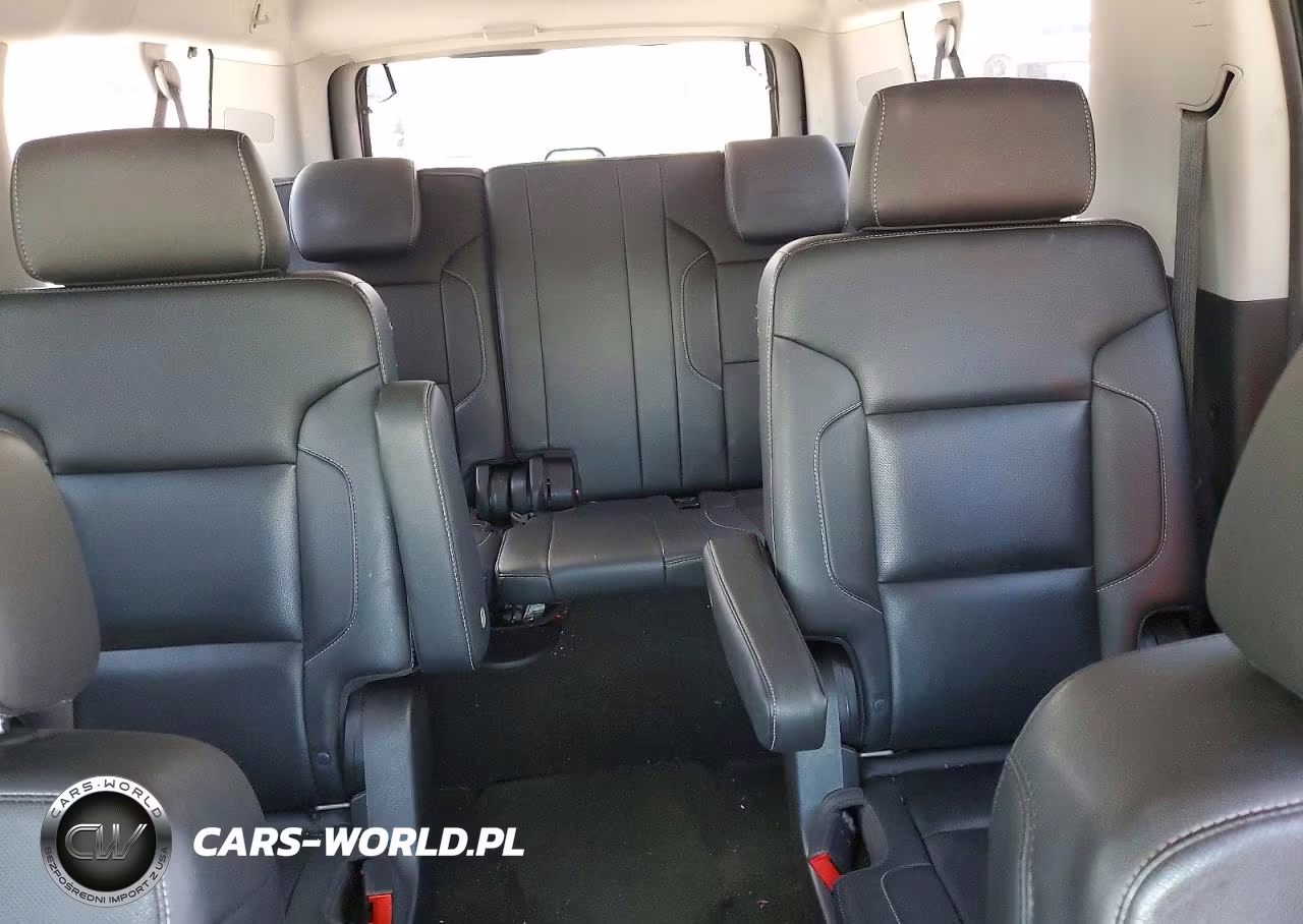 2018 Chevrolet Suburban K1500 Premier VIN:1GNSKJKC3JR110092 - 10