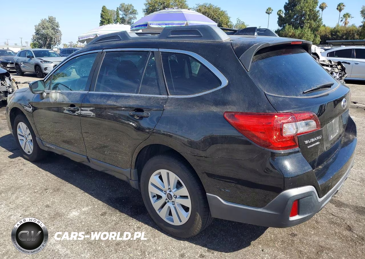2018 Subaru Outback 2.5I Premium VIN:4S4BSACC3J3385502 - 2