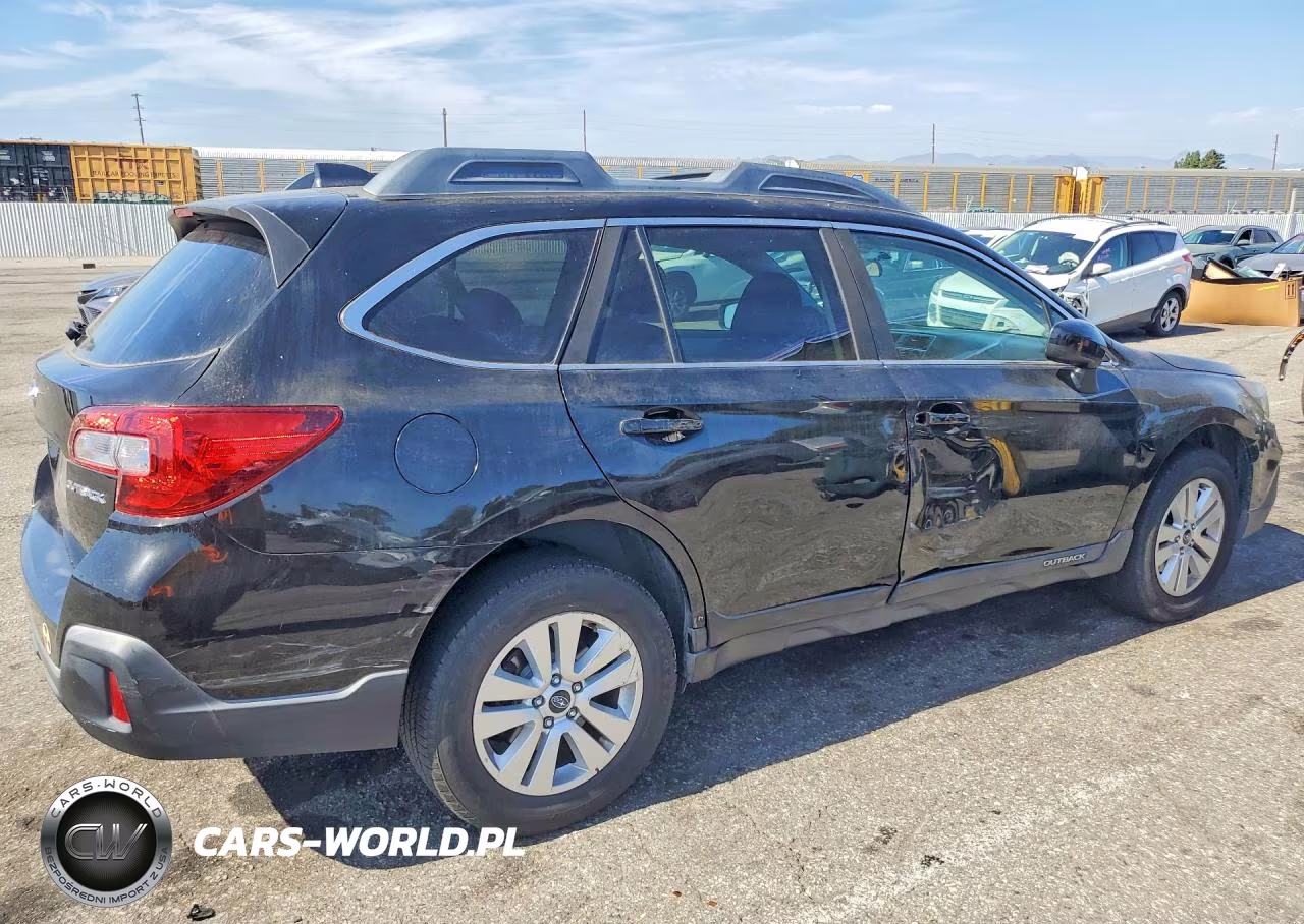 2018 Subaru Outback 2.5I Premium VIN:4S4BSACC3J3385502 - 3