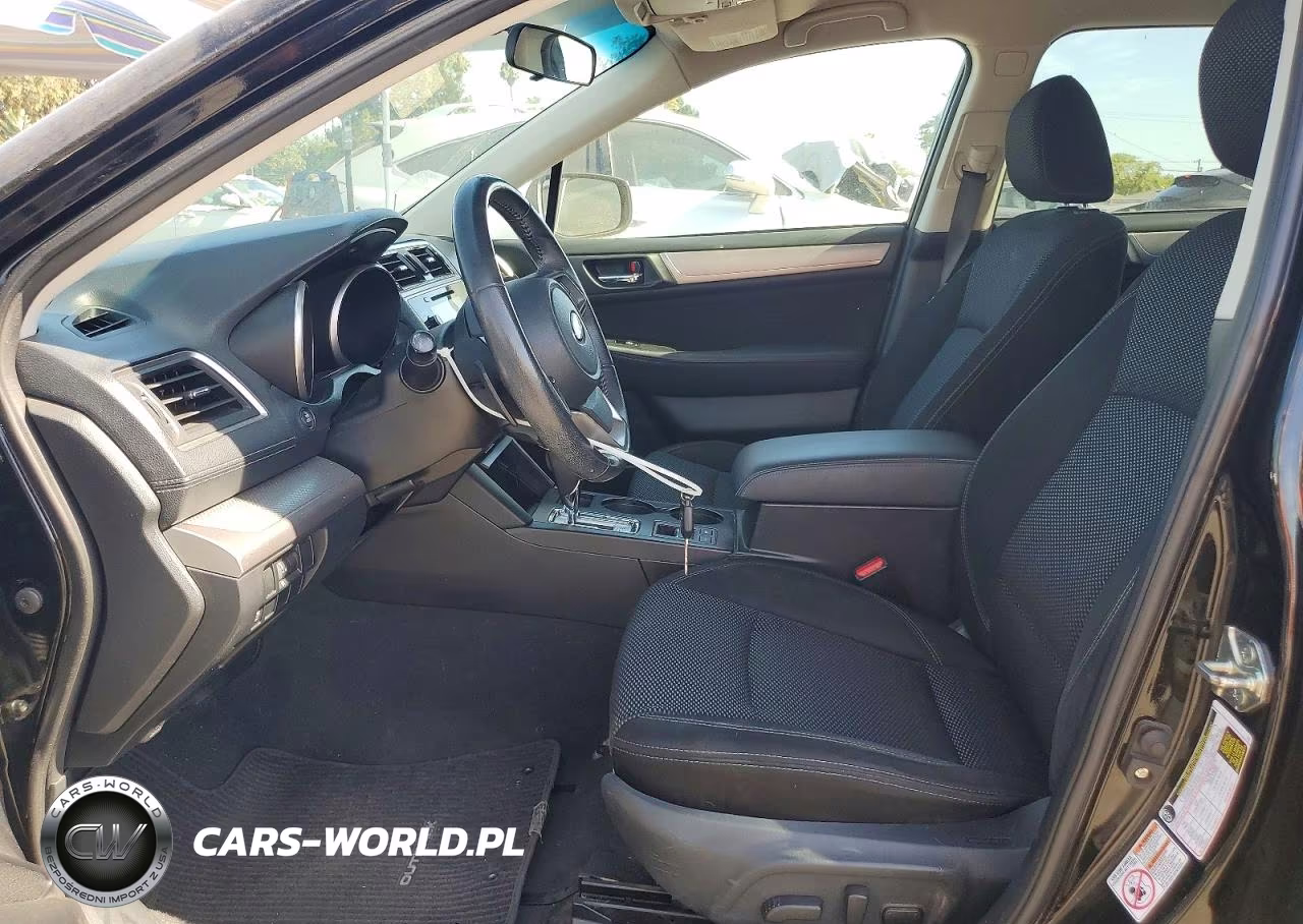 2018 Subaru Outback 2.5I Premium VIN:4S4BSACC3J3385502 - 7