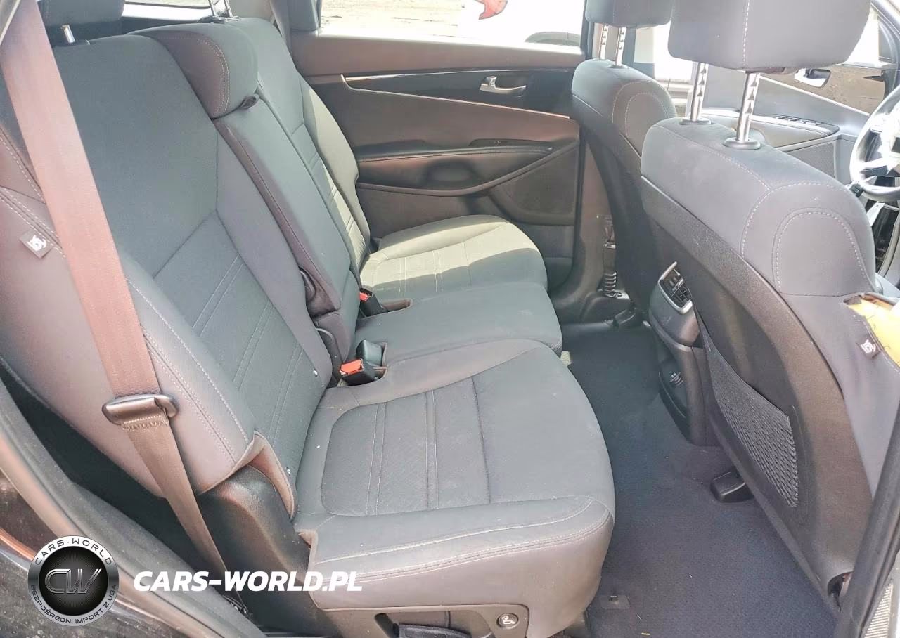 2020 Kia Sorento L VIN:5XYPG4A36LG633174 - 11