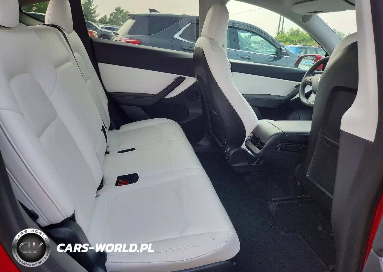 2021 Tesla Model Y VIN:5YJYGAEE7MF173904 - 10