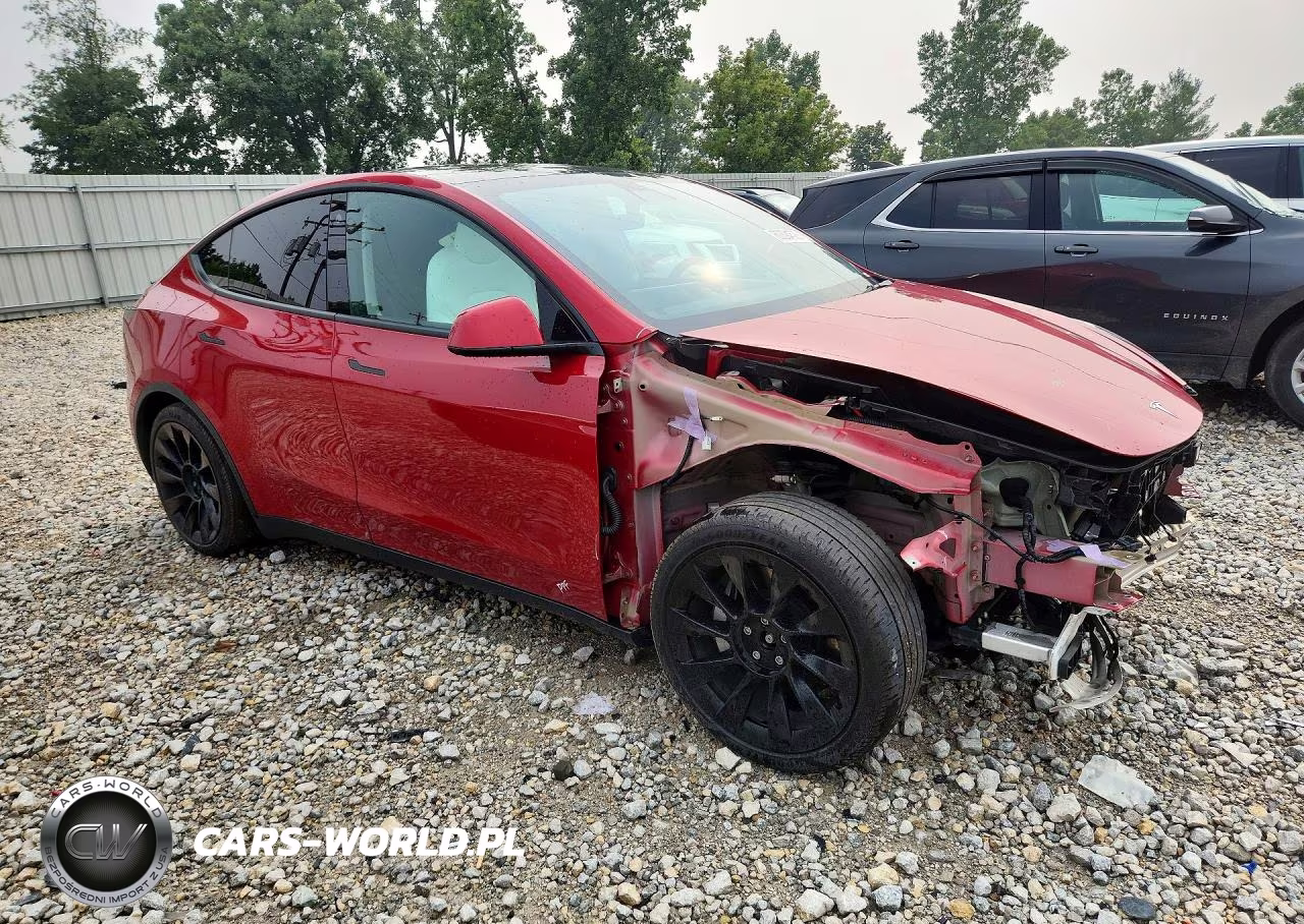 2021 Tesla Model Y VIN:5YJYGAEE7MF173904 - 4
