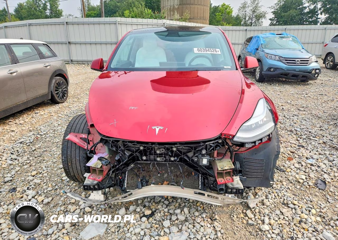 2021 Tesla Model Y VIN:5YJYGAEE7MF173904 - 5