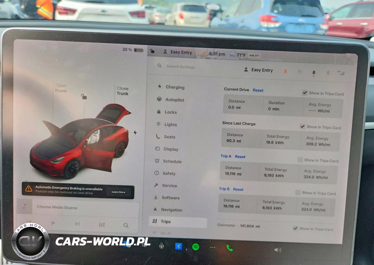 2021 Tesla Model Y VIN:5YJYGAEE7MF173904 - 9