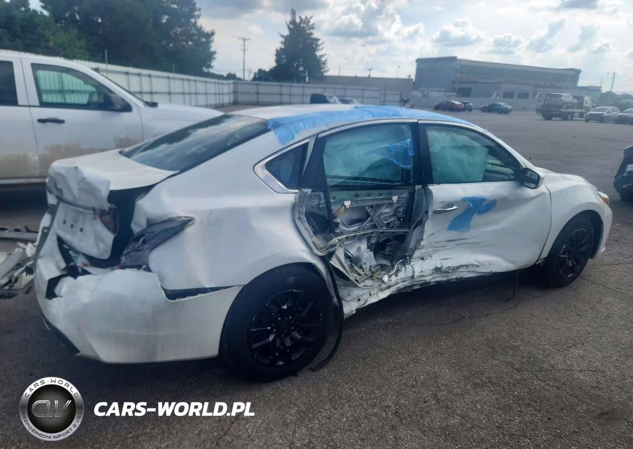 2018 Nissan Altima 2.5 S VIN:1N4AL3AP1JC211125 - 3