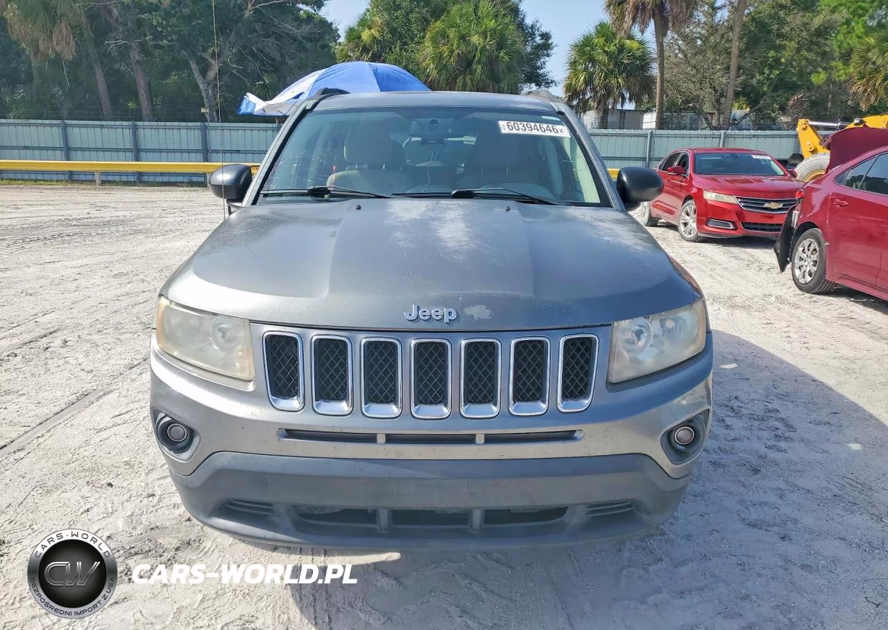 2012 Jeep Compass Latitude VIN:1C4NJCEB6CD522529 - 5